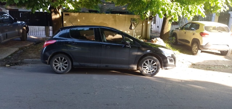 Lo detuvieron en Gonnet por circular con un auto robado