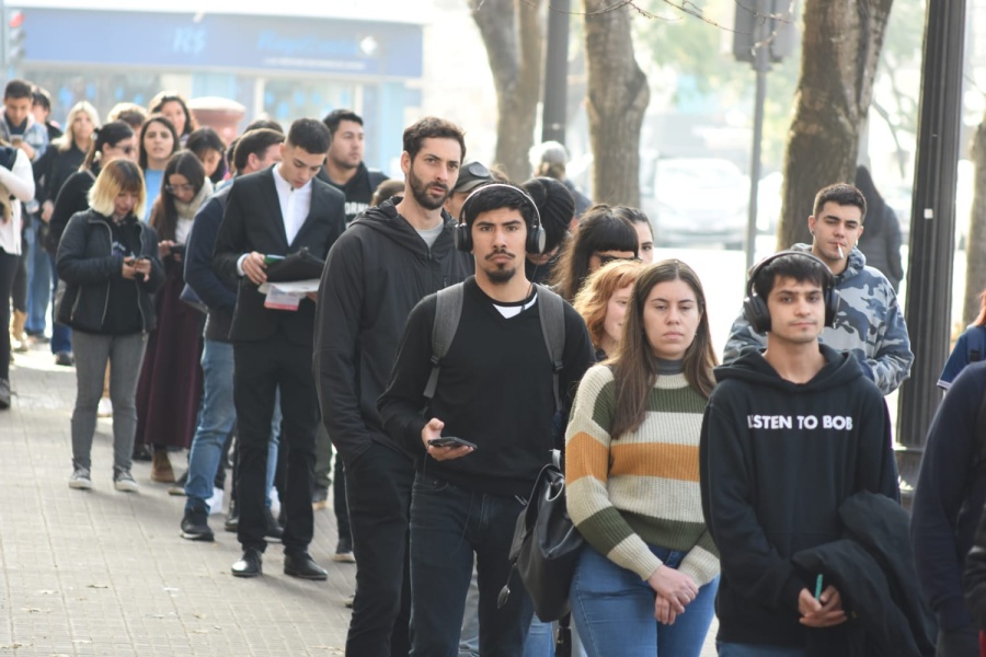 El INDEC informó que hay 26 mil desocupados en La Plata y 86 mil buscan un segundo empleo