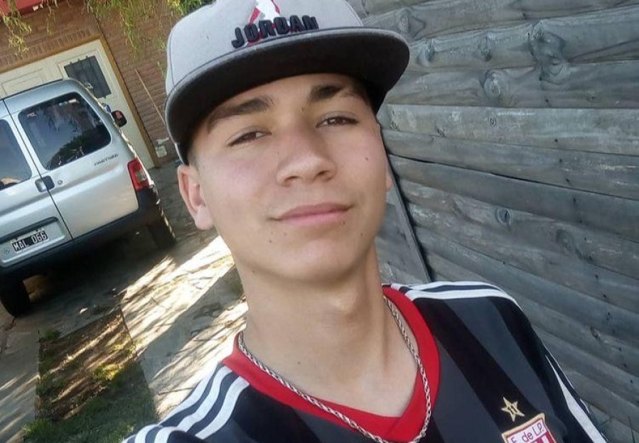 Buscan a Jesús, un joven de La Plata que se encuentra desaparecido
