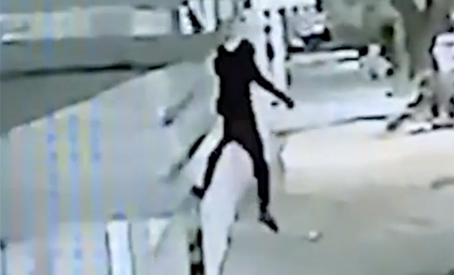 Los detalles de ”La banda de Anonymus” que golpeó a varias casas de La Plata: circulan con un auto lujoso