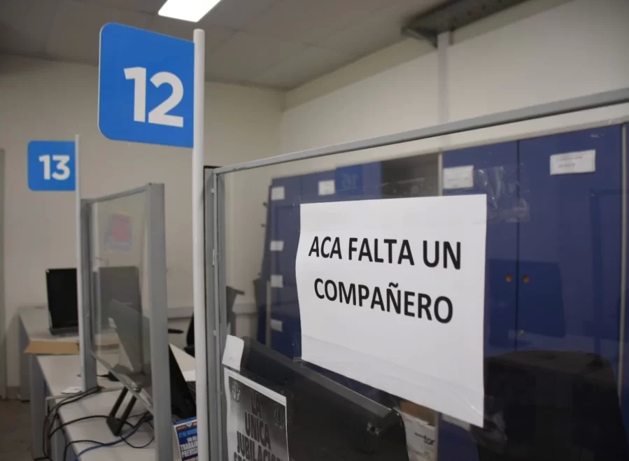 Habrá una mesa de negociación para reincorporar a trabajadores del PAMI tras los despidos que alcanzaron a la sede La Plata