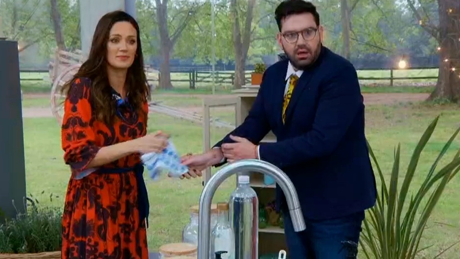 Damián Betular tuvo un accidente con chocolate en las cocinas de Bake Off: ”Estoy muy asustado”