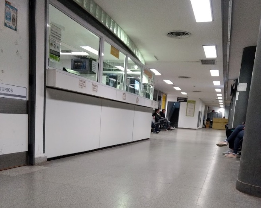 Fue a un encuentro ”hot” en Berisso y apareció un ladrón que le disparó y lo dejó internado en el Hospital San Martín