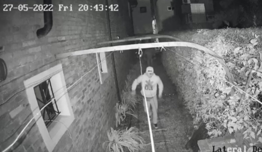 Delincuentes desvalijaron una casa en City Bell