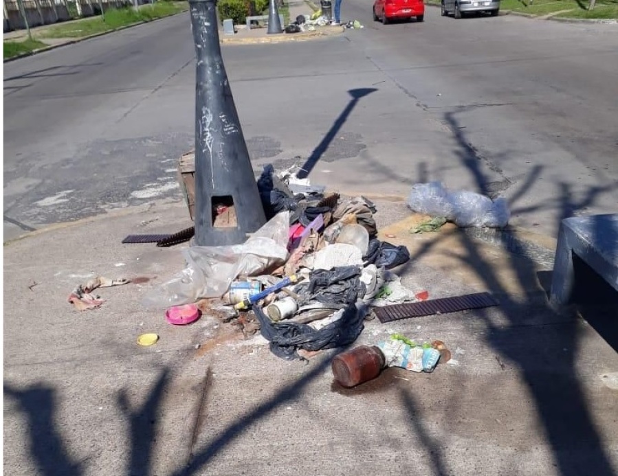 En 24 y 526 reclamaron por la formación permanente de un basural y temen por enfermedades infecciosas