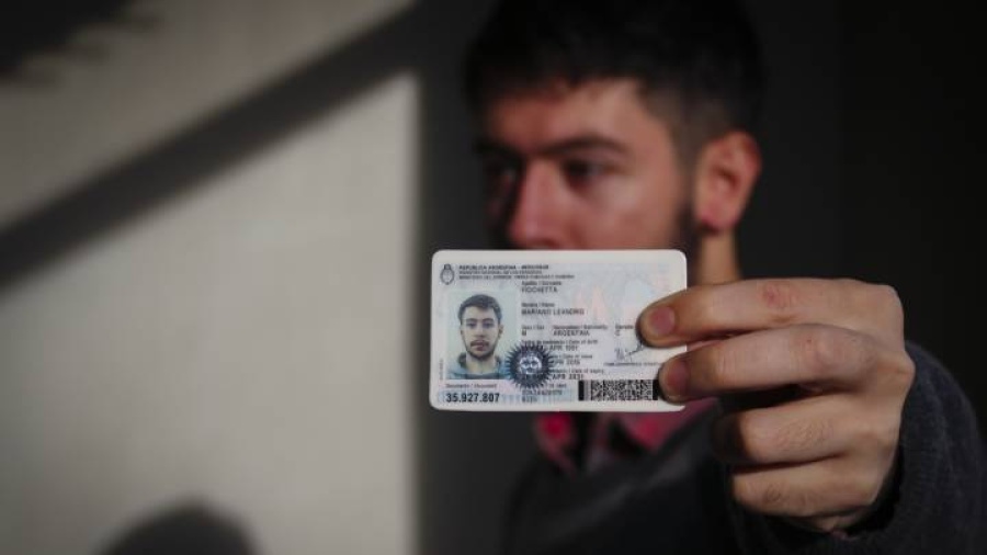 Presentarán oficialmente la categoría X en el DNI para personas no binarias