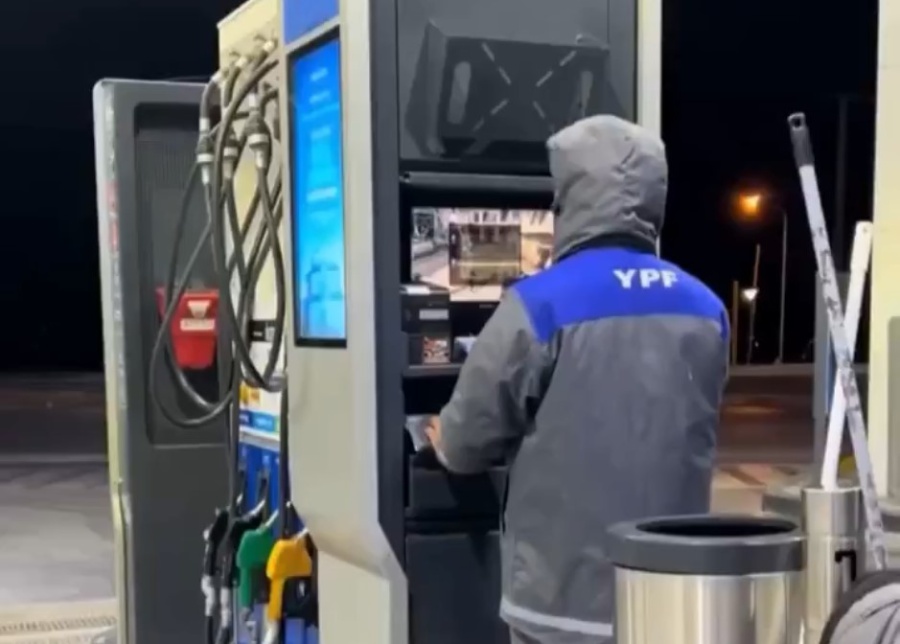 Fue a cargar nafta, el playero tardaba y no podía creer lo que estaba haciendo: ”Está perfecto”