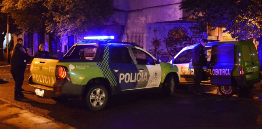 Berisso: Sorprendieron a jubilados en su domicilio a punto de pistola