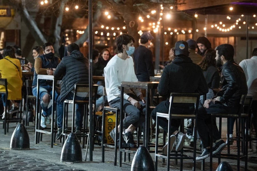 Se oficializó el ”pase sanitario” bonaerense: todos los lugares dónde será pedido