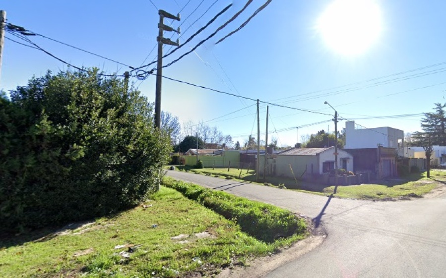 Caminaba por City Bell y la atacó un delincuente: le quitó todas sus pertenencias