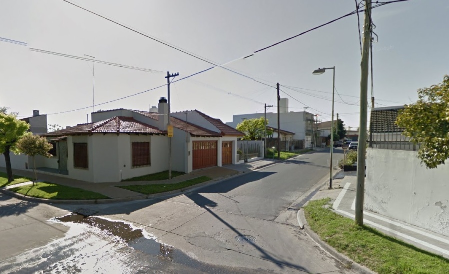 Violento y millonario robo a dos jubilados en su casa de La Plata