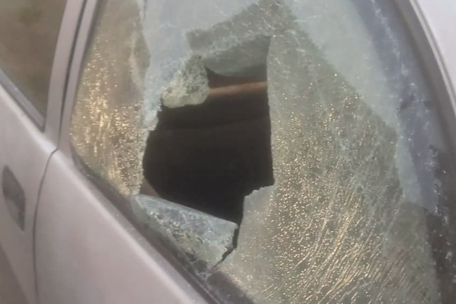 Piedrazos e incidentes en otro partido de la Liga Amateur Platense: hubo autos dañados y amenazas