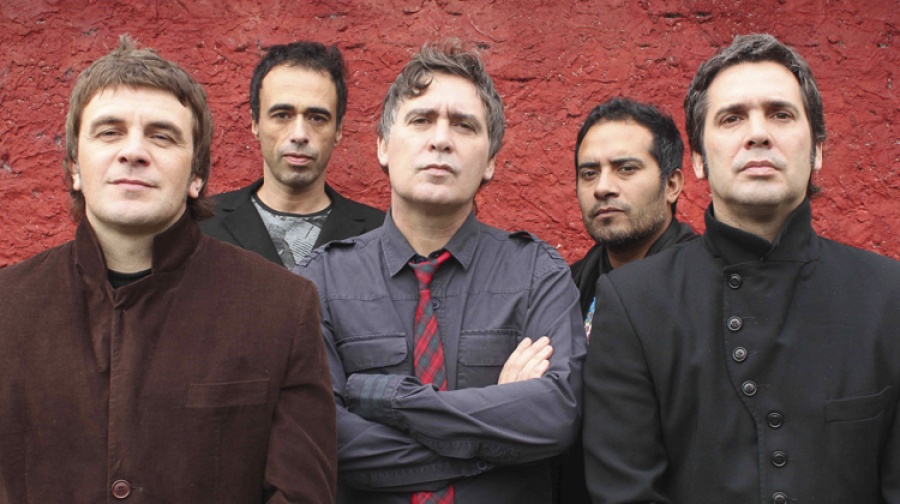 Ella es tan cargosa y Ale Sergi nos presentan ”Llueve”