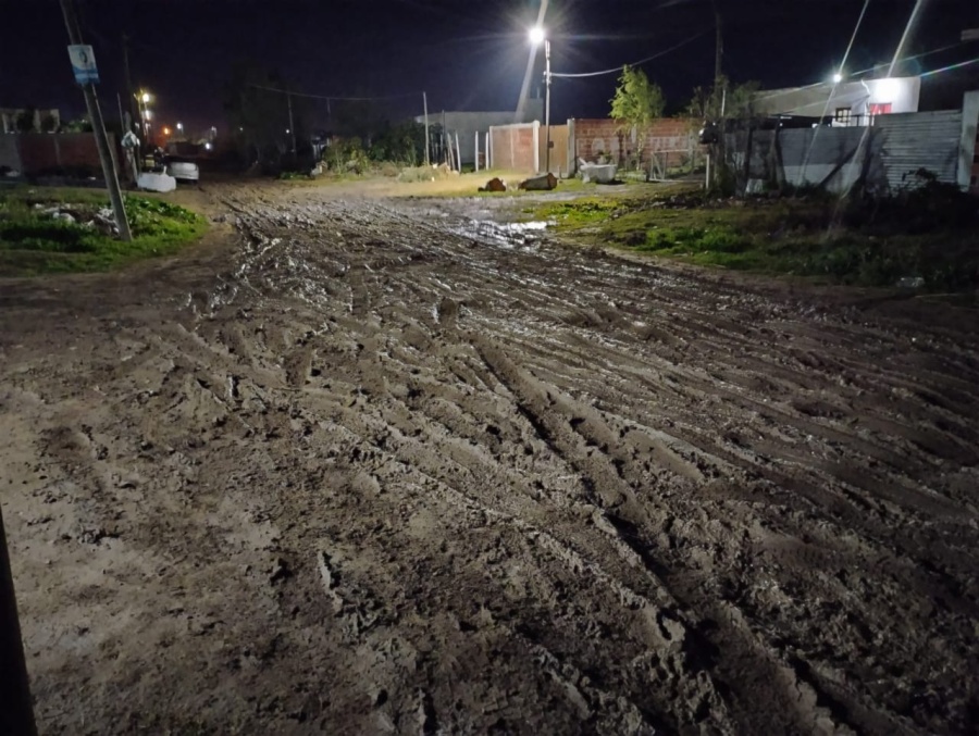 En 71 y 128 volvieron a reclamar por las calles intransitables: ”A muchos se les dificulta salir a trabajar o estudiar”