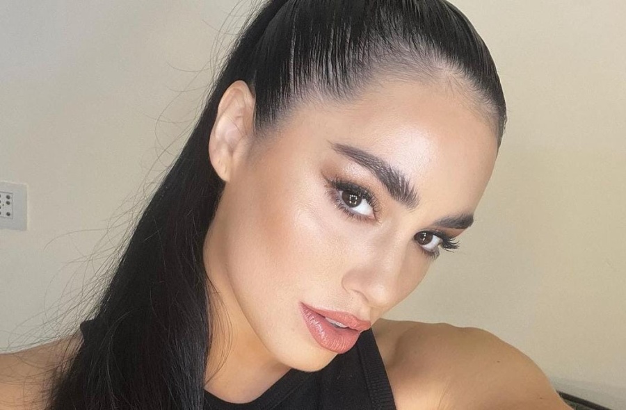 Lali Espósito comparó una foto suya cuando tenía 11 años y enterneció a sus seguidores: ”Primer show de mi vida”