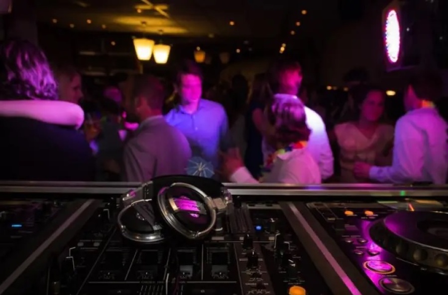 Una patota atacó a un joven a la salida de un boliche en Berisso y lo dejaron tirado en el piso