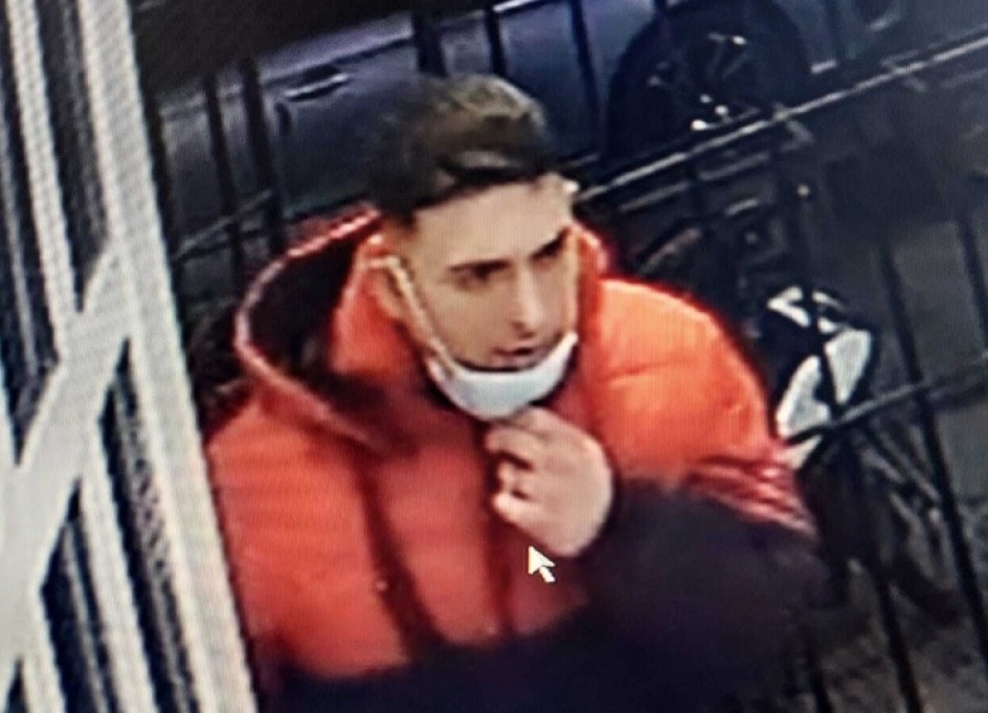 Trabajó un día como ayudante de cocina en un club y a las 48 horas robó 100 mil pesos: la excusa que le dio a su jefe