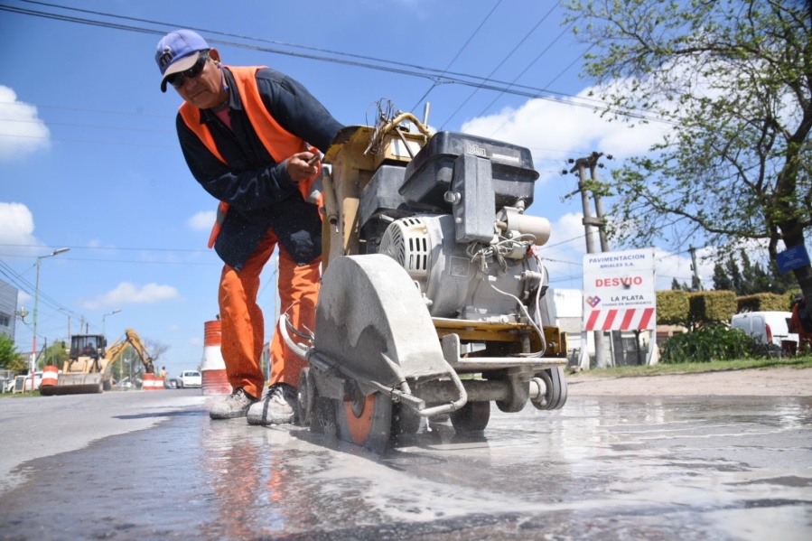Uno por uno, los cortes de tránsito de este lunes en La Plata por obras