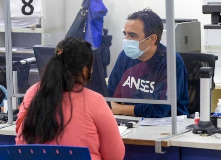Pagos de ANSES: cuáles son las prestaciones sociales que se cobran este viernes