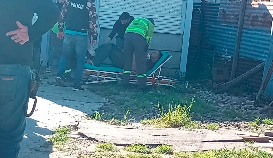 Femicidio e intento de suicidio: médico platense se pegó un tiro cuando se vio rodeado en su casa de San Carlos