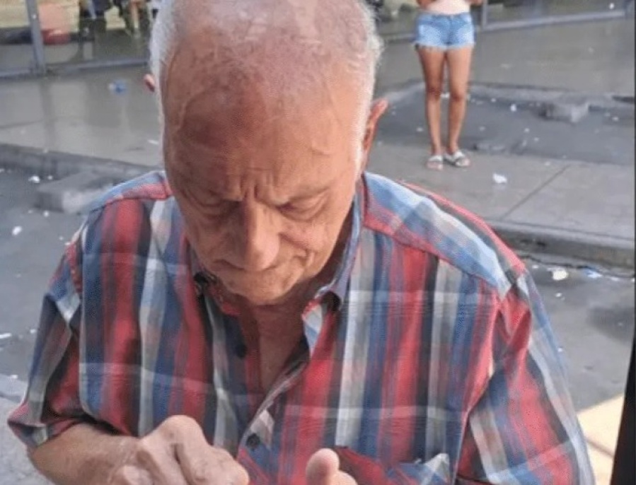 ”Me estruja el corazón”, el emotivo acto de un papá a su hija que se llevó una catarata de reacciones