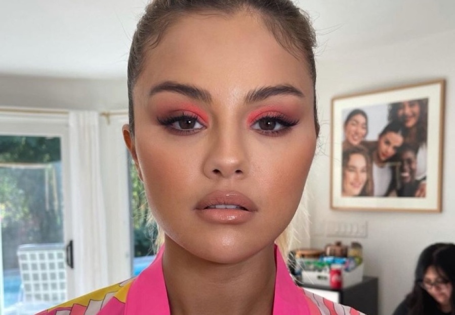 Selena Gómez también se sumó a la iniciativa de sacarse fotos a cara lavada y aceptarse tal cual es