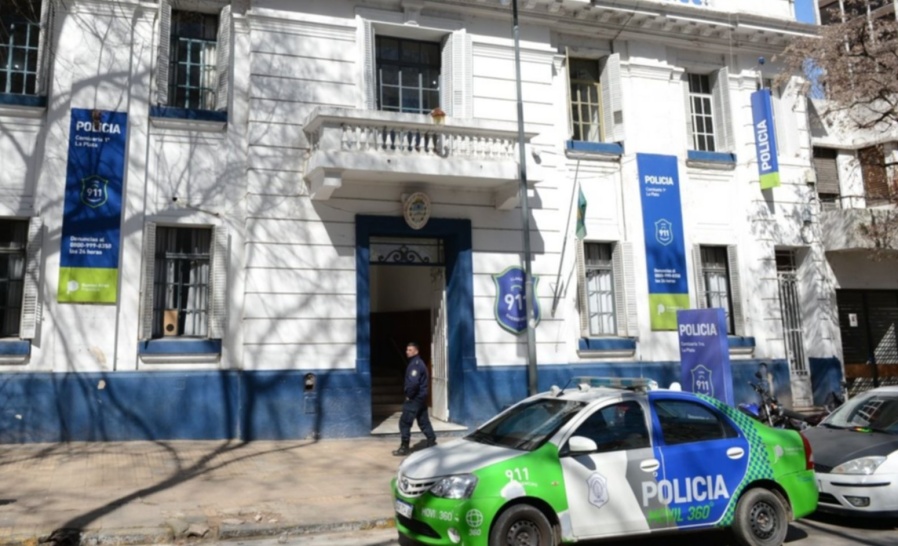 Platense golpeó en la cara a su pareja y le rompió el celular a mordiscos porque lo despertó