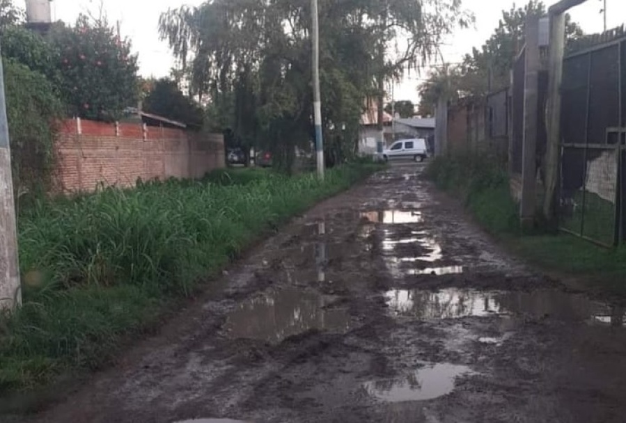 En 57 y 146 volvieron a reclamar por el estado de la calle cada vez que llueve: ”Es imposible transitar”
