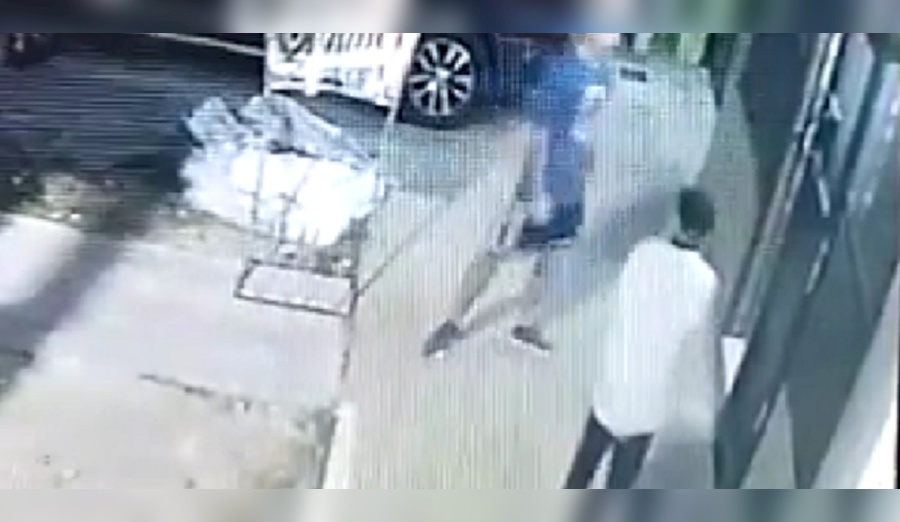 Menores armados amedrentaron a los empleados de un almacén en Barrio Hipódromo