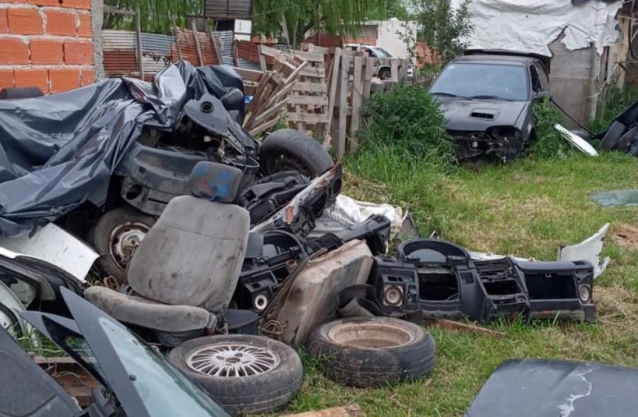 Lo detuvieron por violencia de género y descubrieron que tenía un desarmadero en Melchor Romero