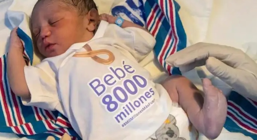 Revolución en las redes sociales: nació Damián y el mundo superó los 8 mil millones de habitantes