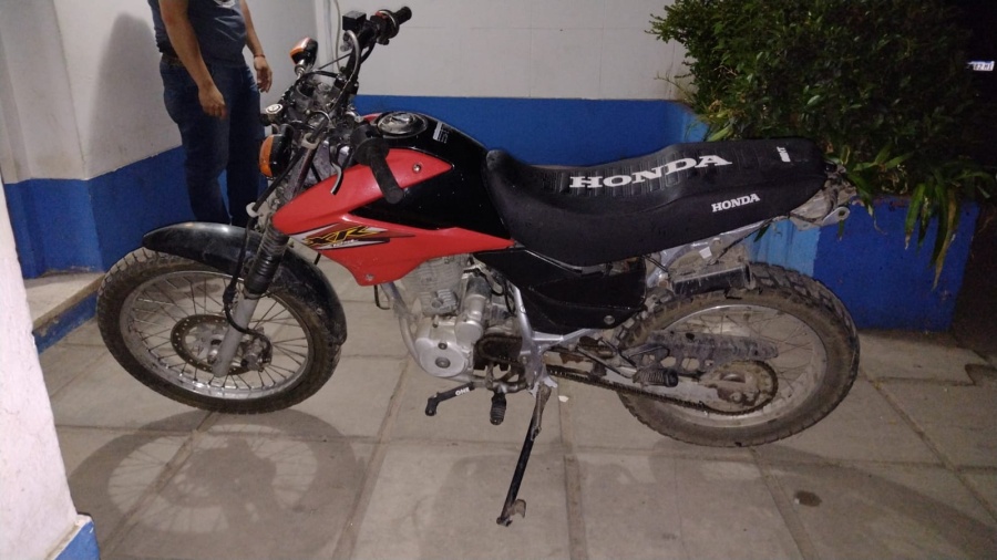 Circulaba con una moto con pedido de secuestro y fue detenido por la zona de Parque Sicardi