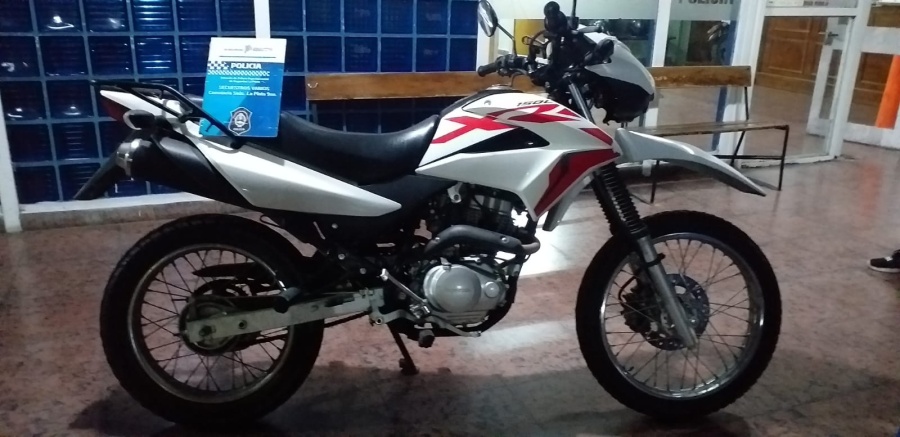 Los atraparon mientras intentaban robarse una moto en el centro de La Plata