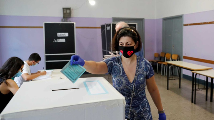 Los italianos que estén aislados en elecciones podrán votar desde sus casas