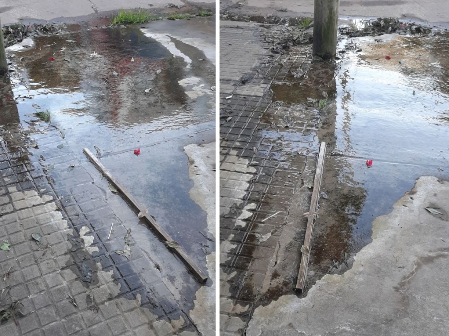 Alertaron por una pérdida de agua en 62 y 133 que complica la circulación en Los Hornos