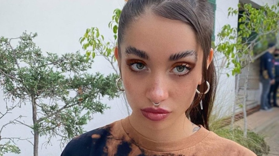 María Becerra publicó el trailer de ”Mi debilidad”