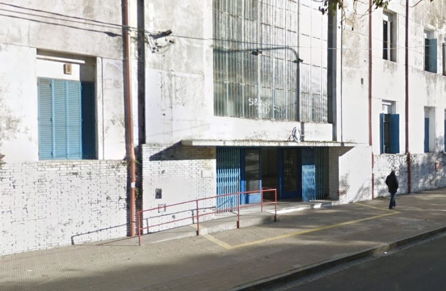 ”Tenían miedo de ir a clase con esta mujer”: una docente fue desplaza de su cargo en una escuela de La Plata por maltrato