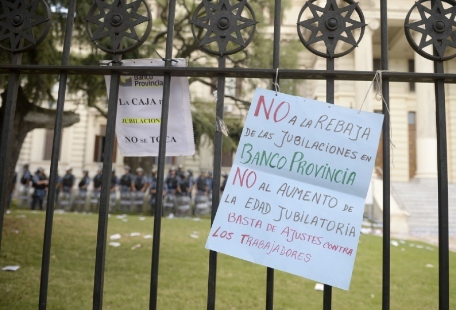 ”Basta Vidal, que se vote”: bancarios apuntan al PRO por trabarle a Kicillof una solución a la reforma 2017 llena de juicios