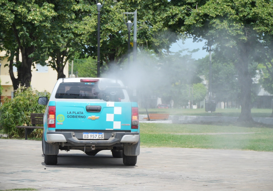 Fumigarán 30 calles en el Casco Urbano de La Plata y también habrá trabajos en Gonnet, Ringuelet y Tolosa durante este jueves