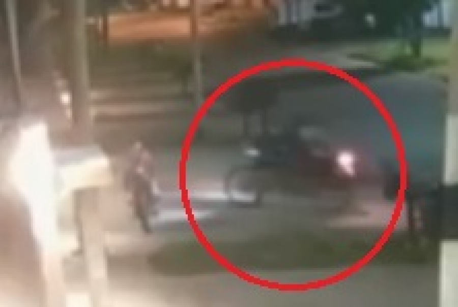 Gracias a los gritos de un vecino, se salvó de un violento robo en La Plata