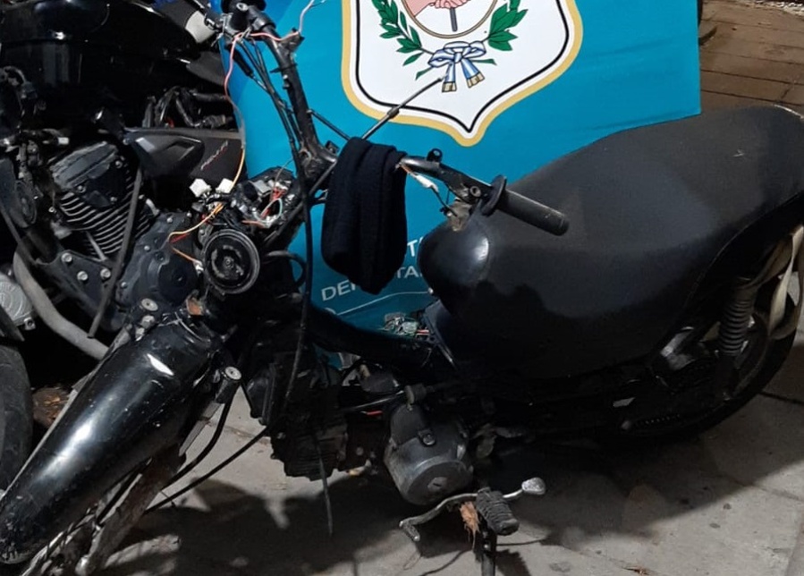 Circulaban con una moto robada en San Carlos y los detuvieron