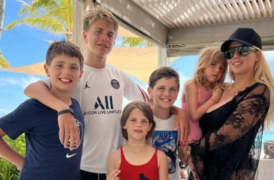 ”Mi pequeño mundo”: El tierno posteo de Wanda Nara junto a su familia en una playa paradisíaca