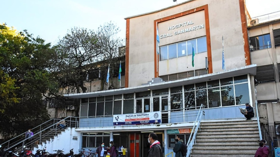 Se agravó el estado del novio de la mujer que murió quemada en Berisso durante una discusión