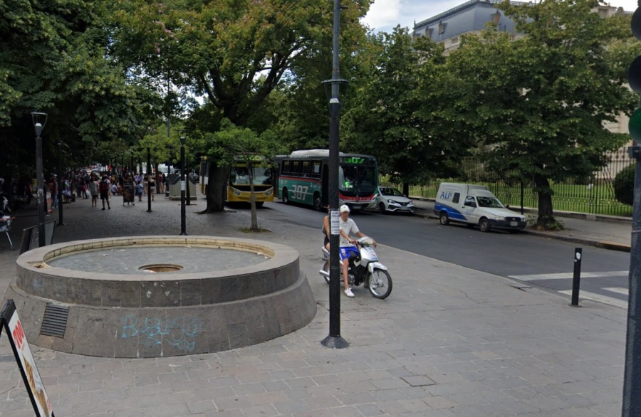 ”Trapitos” a las trompadas en pleno centro de La Plata: a un hombre de 46 años le robaron y terminó herido