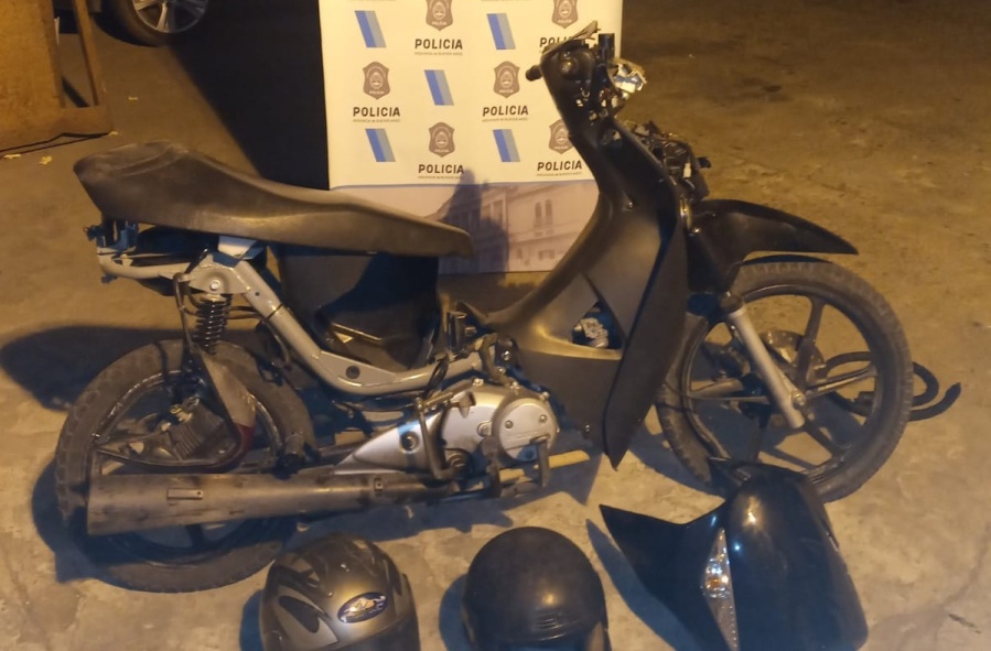 Tenían pedido de captura, los encontraron en Plaza Italia y los detuvieron luego de una intensa persecución