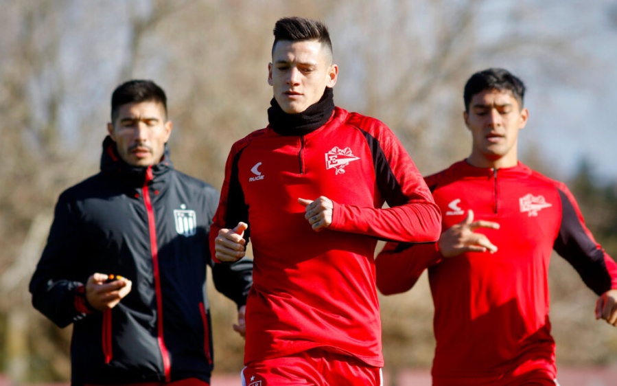 Estudiantes entrena en City Bell pero piensa en Córdoba: ¿a qué le presta atención el equipo de Domínguez?