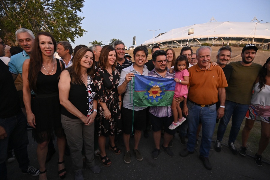 Axel Kicillof y Florencia Saintout festejaron el aniversario de la Provincia en la Feria de Industrias Creativas en La Plata