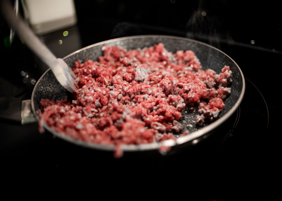 Compró carne picada y se encontró con una llamativa sorpresa que fue viral: ”¿Qué parte de la vaca es ésta?