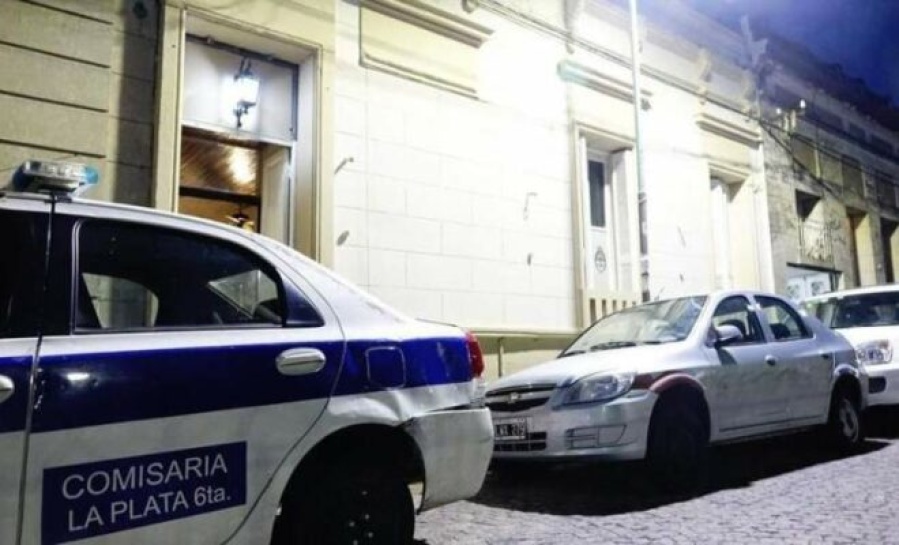 Trabajaba en la Comisaría de la Mujer y fue detenido por atacar a su pareja en Tolosa