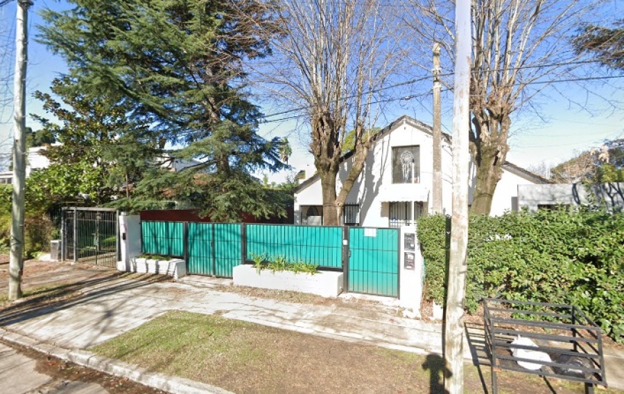 ”En un segundo” le robaron usando un inhibidor cuando bajó del auto en City Bell